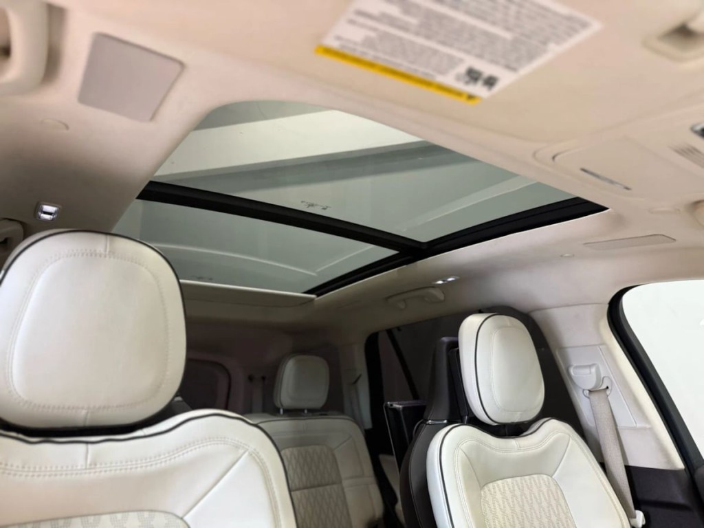 2021 Lincoln Aviator Image 32