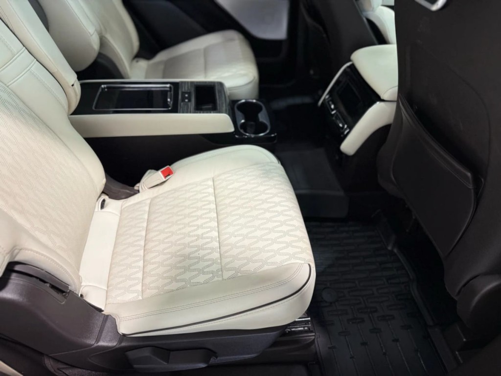 2021 Lincoln Aviator Image 33