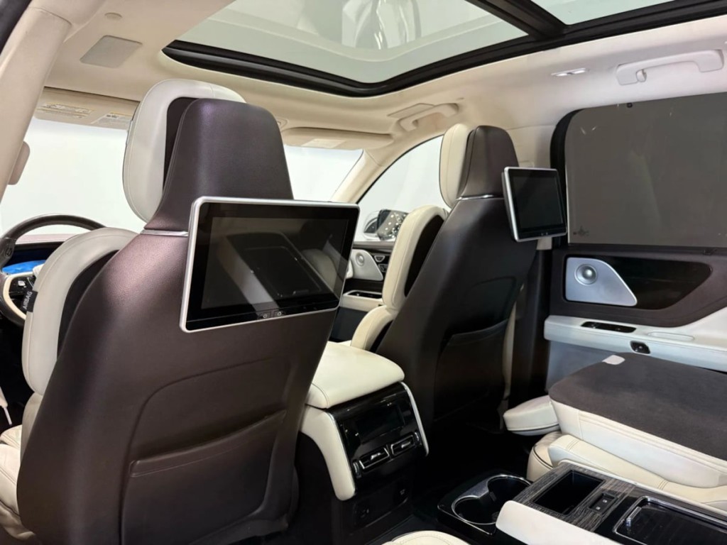 2021 Lincoln Aviator Image 37