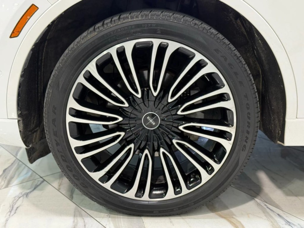 2021 Lincoln Aviator Image 42