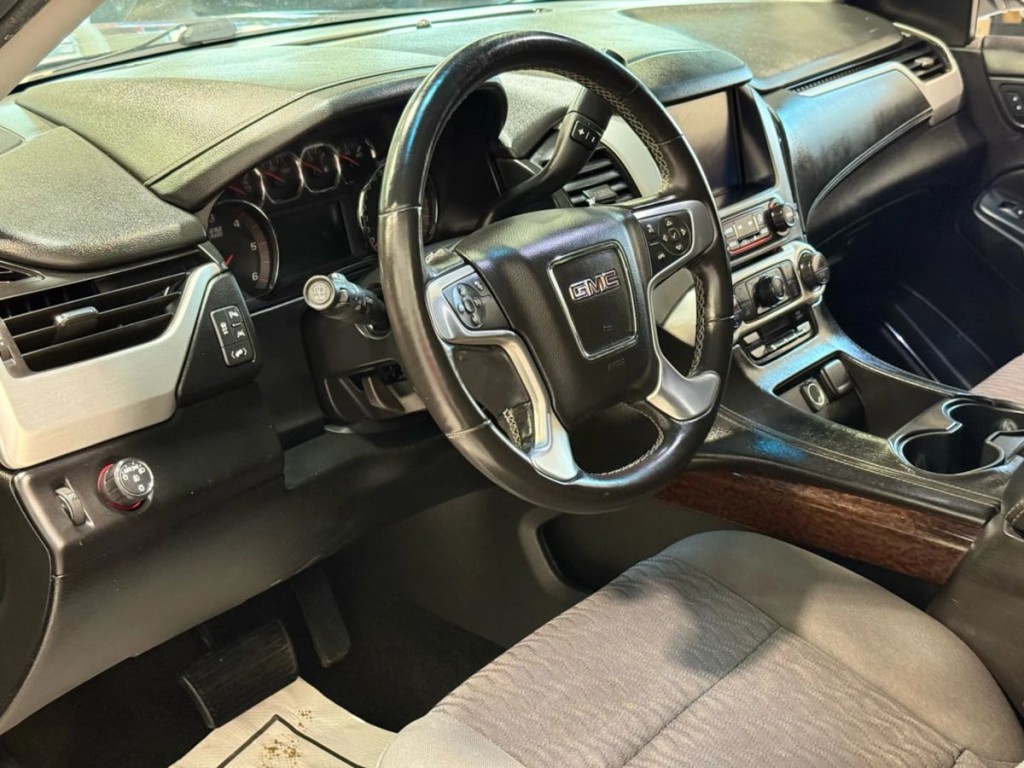 2016 GMC Yukon Image 12