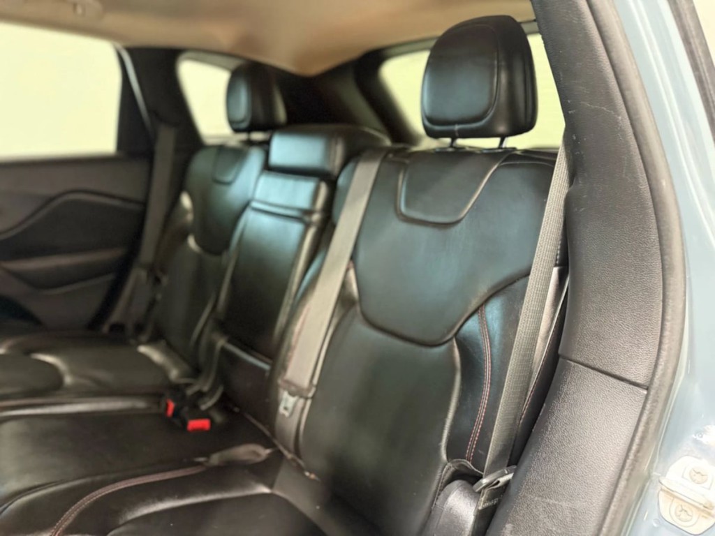 2015 Jeep Cherokee Image 23