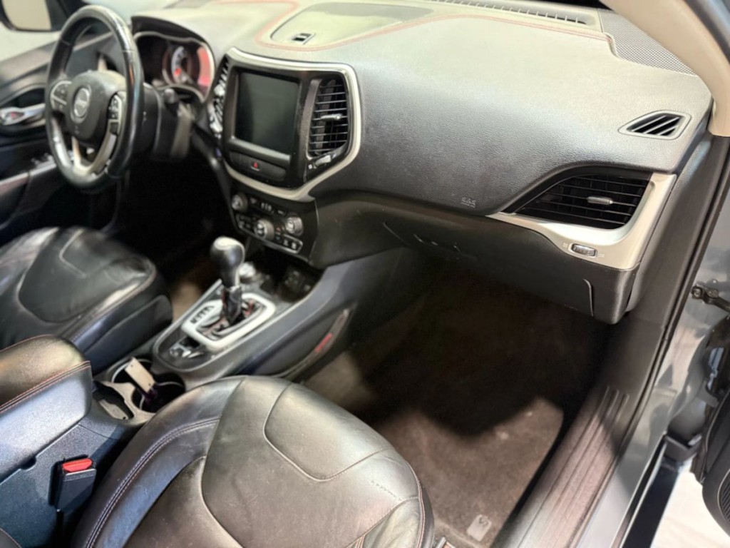 2015 Jeep Cherokee Image 24