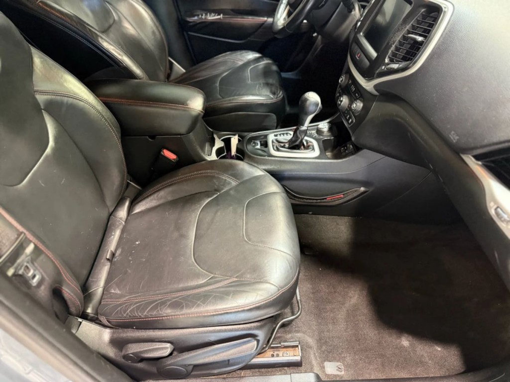 2015 Jeep Cherokee Image 25