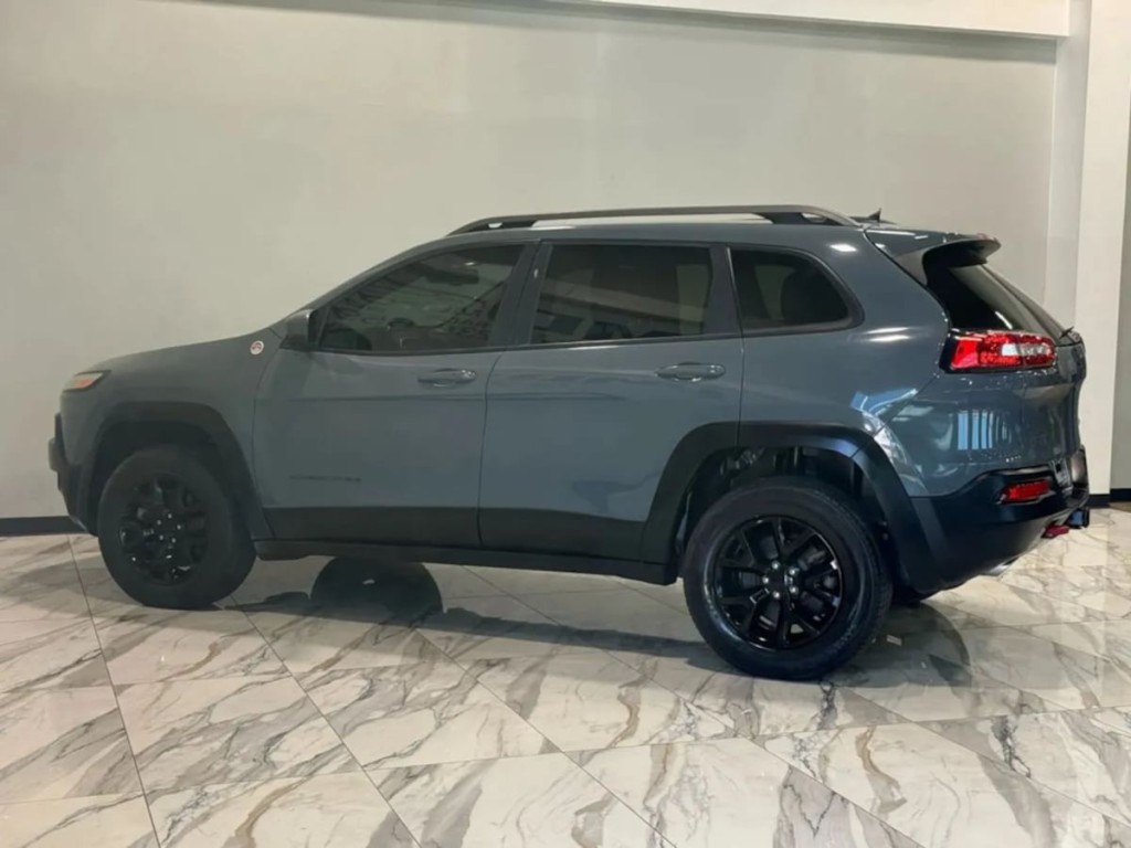 2015 Jeep Cherokee Image 9