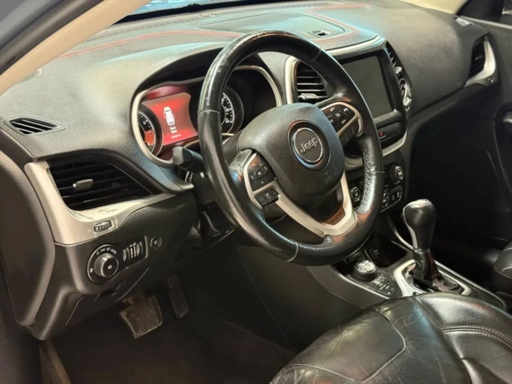 2015 Jeep Cherokee Image 12