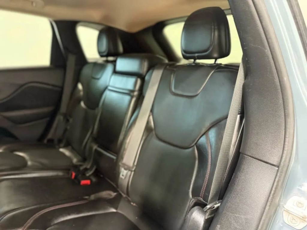 2015 Jeep Cherokee Image 23