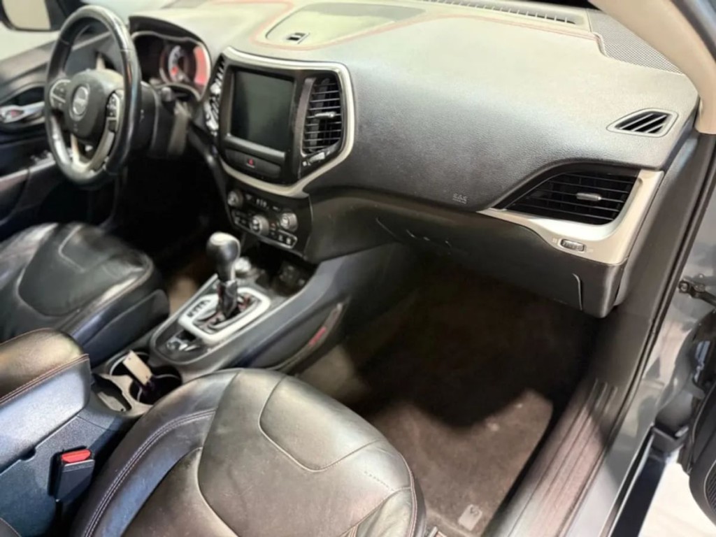 2015 Jeep Cherokee Image 24