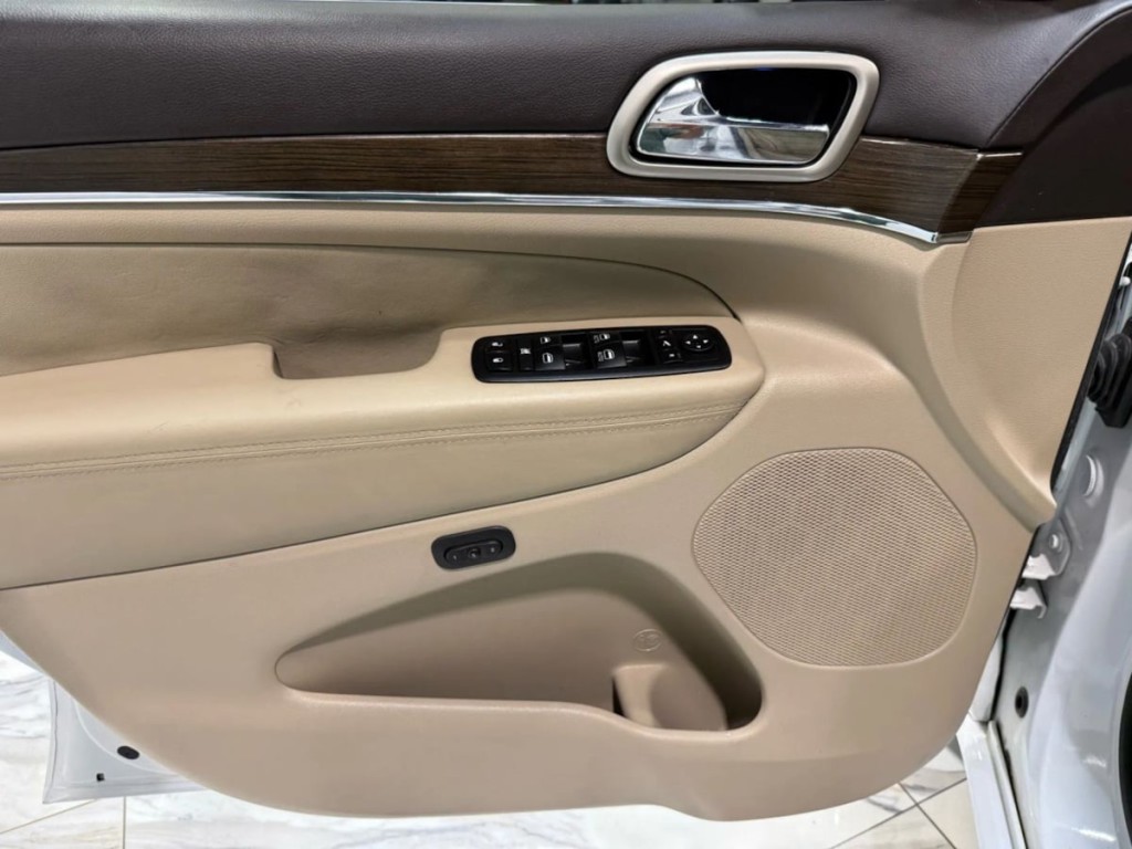 2014 Jeep Grand Cherokee Image 12
