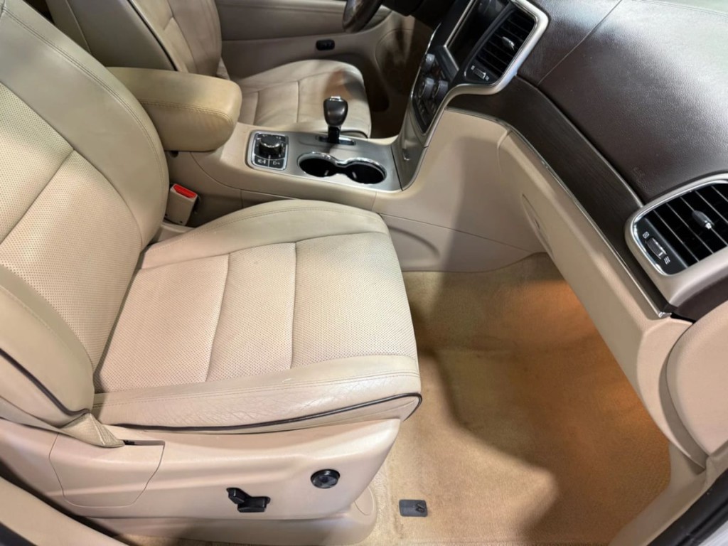 2014 Jeep Grand Cherokee Image 30