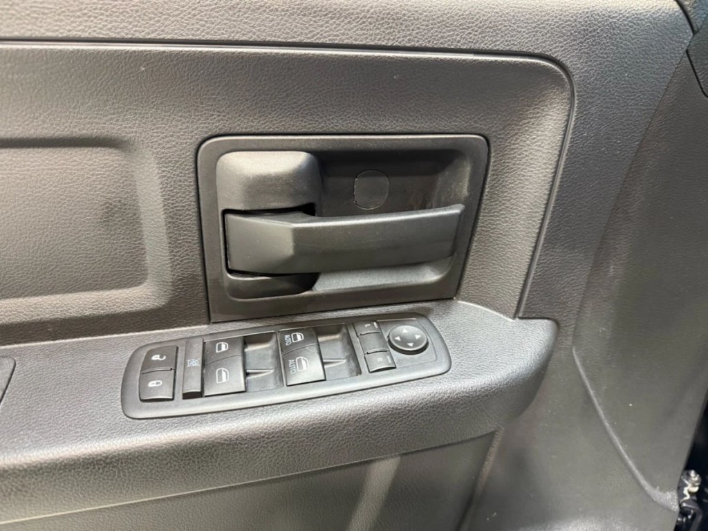 2017 RAM 1500 Image 12