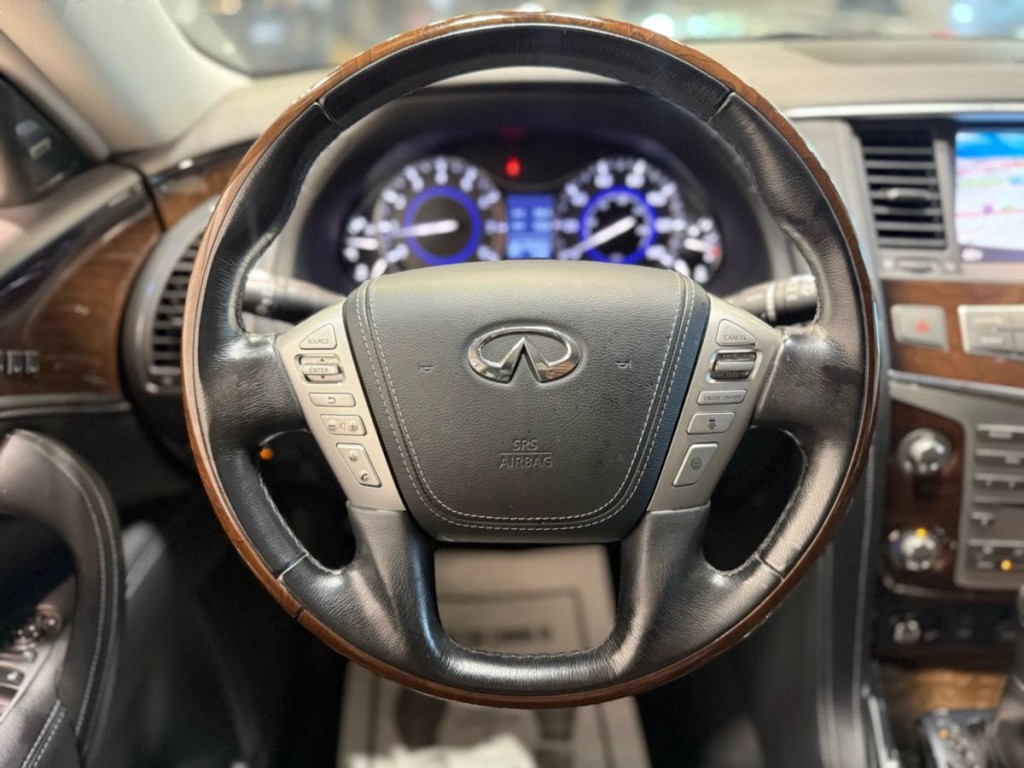 2019 INFINITI QX80 Image 17
