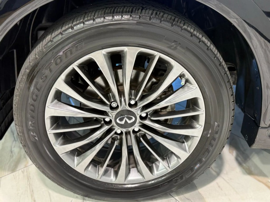 2019 INFINITI QX80 Image 40