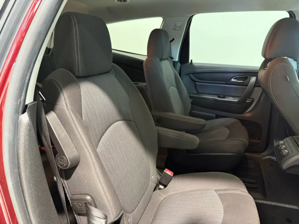 2017 Chevrolet Traverse Image 32