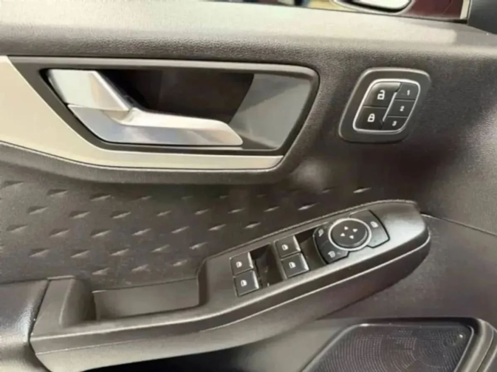 2020 Ford Escape Image 11