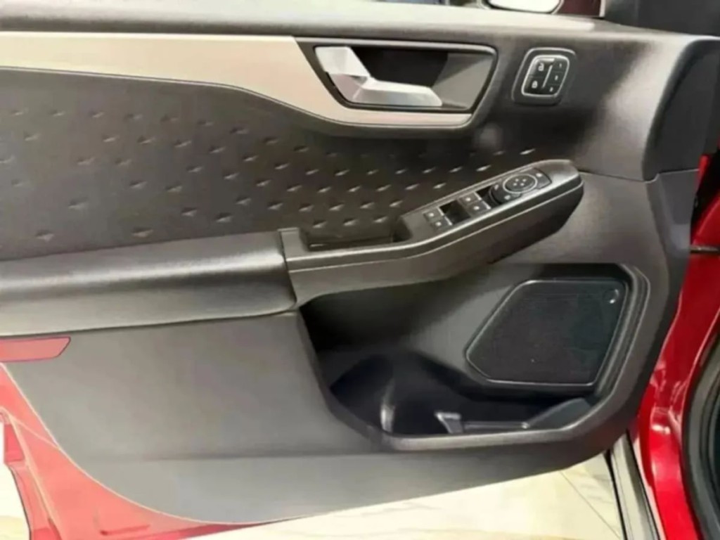 2020 Ford Escape Image 42