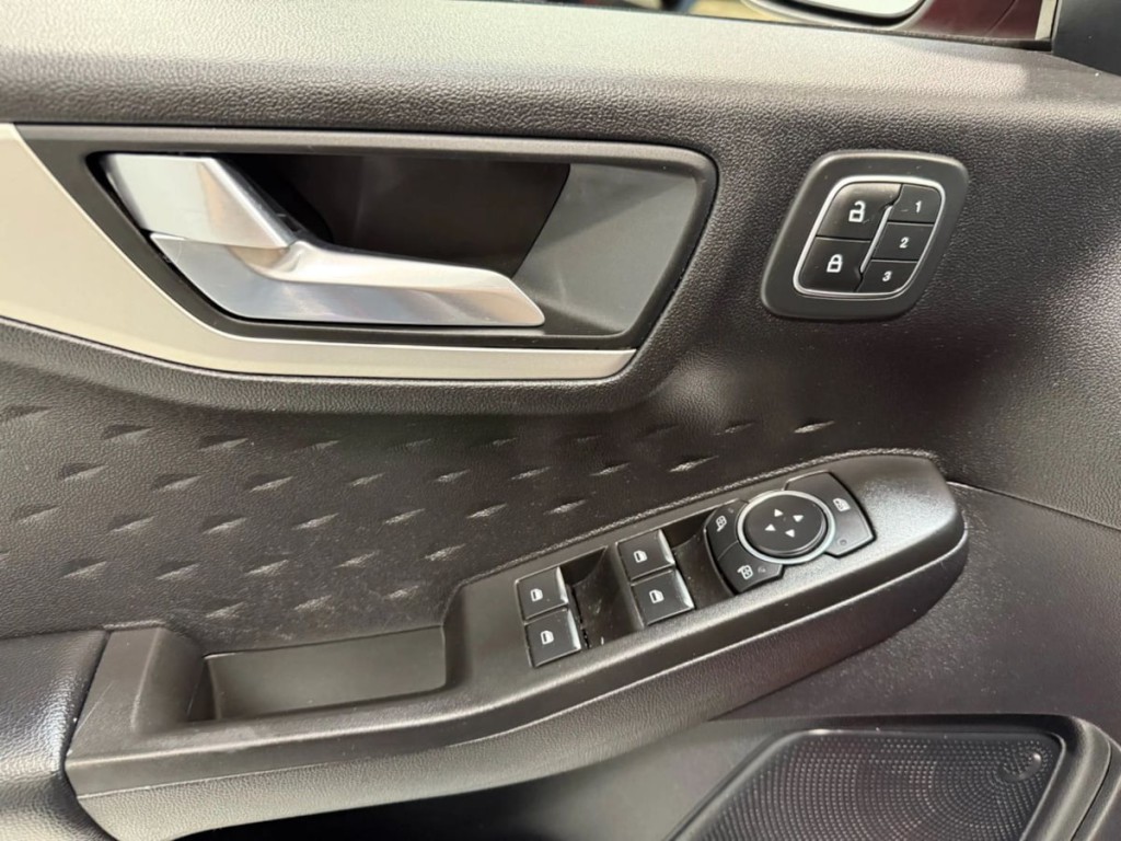 2020 Ford Escape Image 61