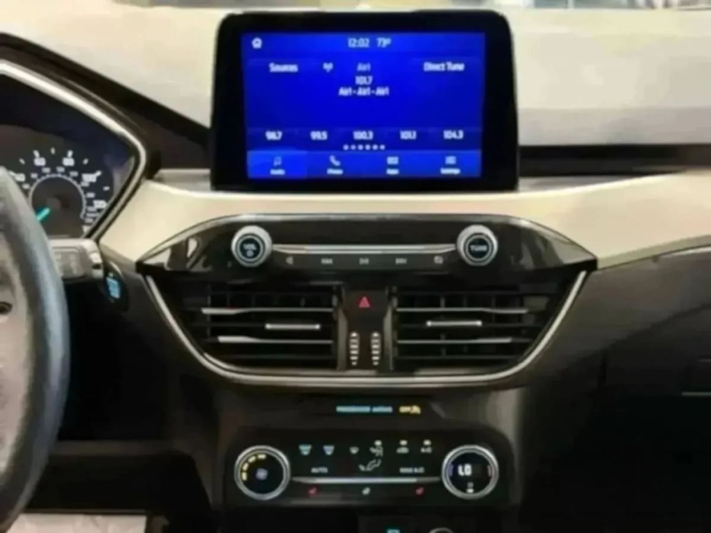 2020 Ford Escape Image 15