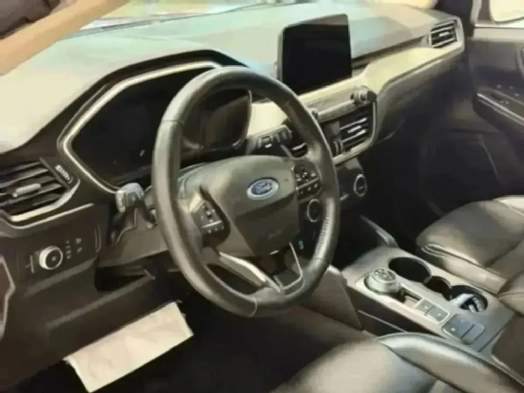 2020 Ford Escape Image 44
