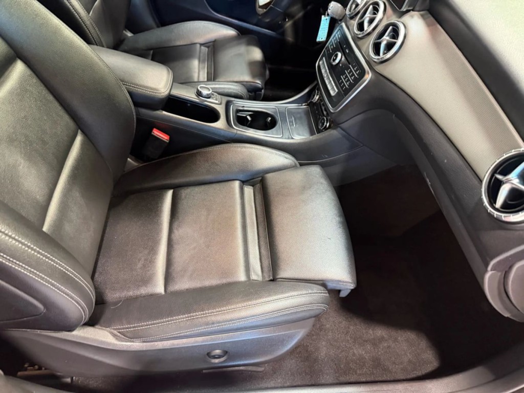 2018 Mercedes-Benz CLA-Class Image 19