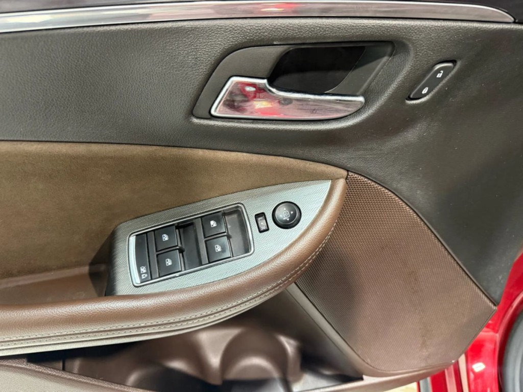 2015 Chevrolet Impala Image 12