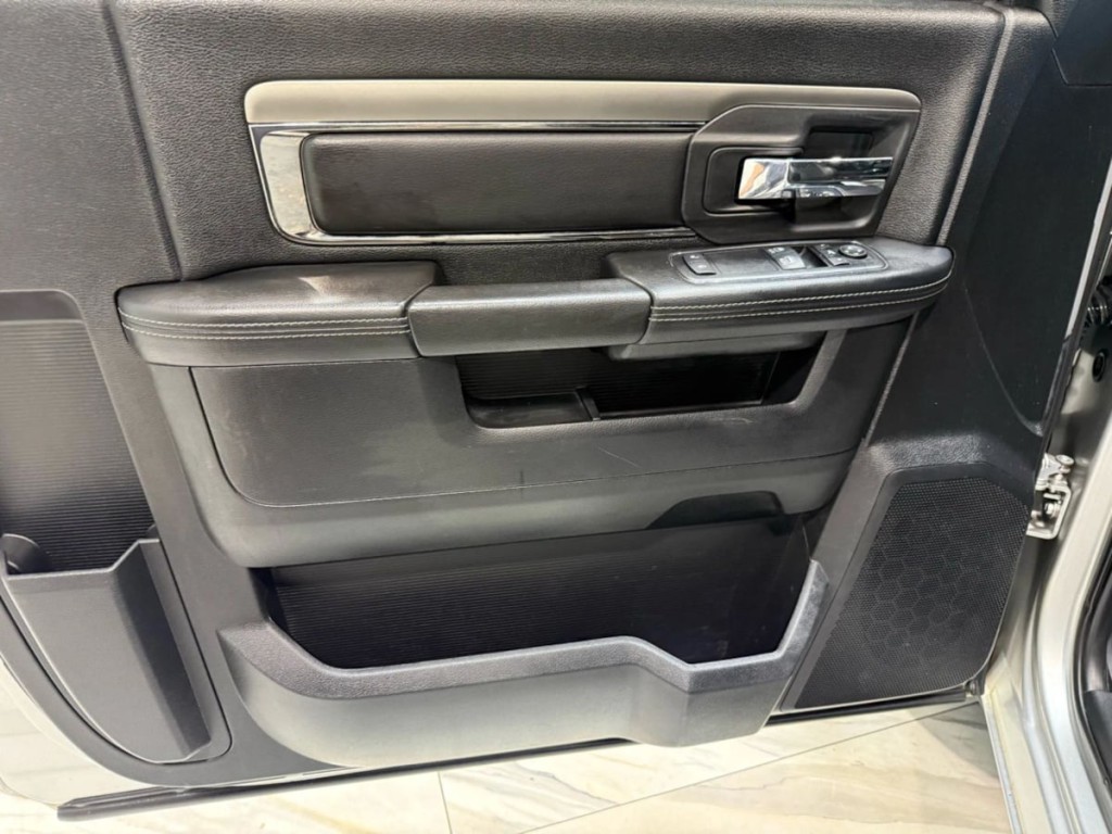 2015 RAM 1500 Image 11