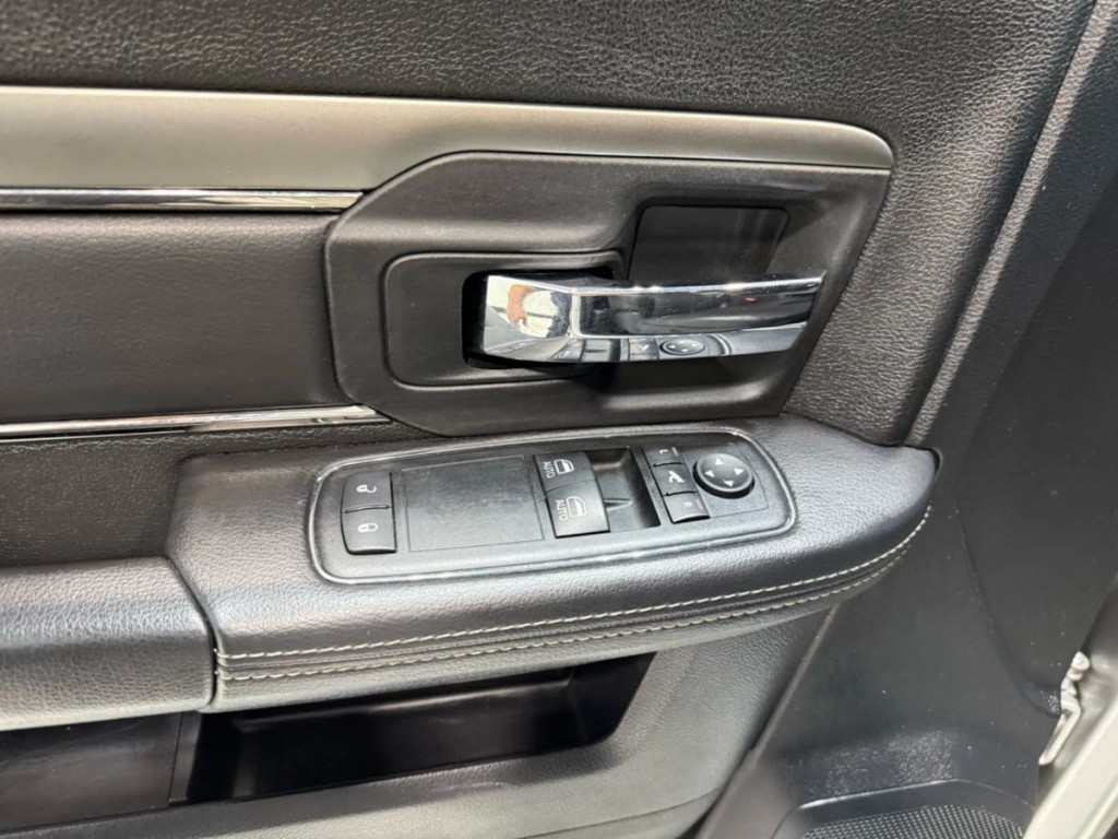 2015 RAM 1500 Image 12