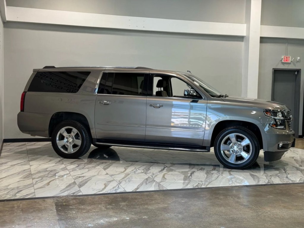 2019 Chevrolet Suburban Image 5