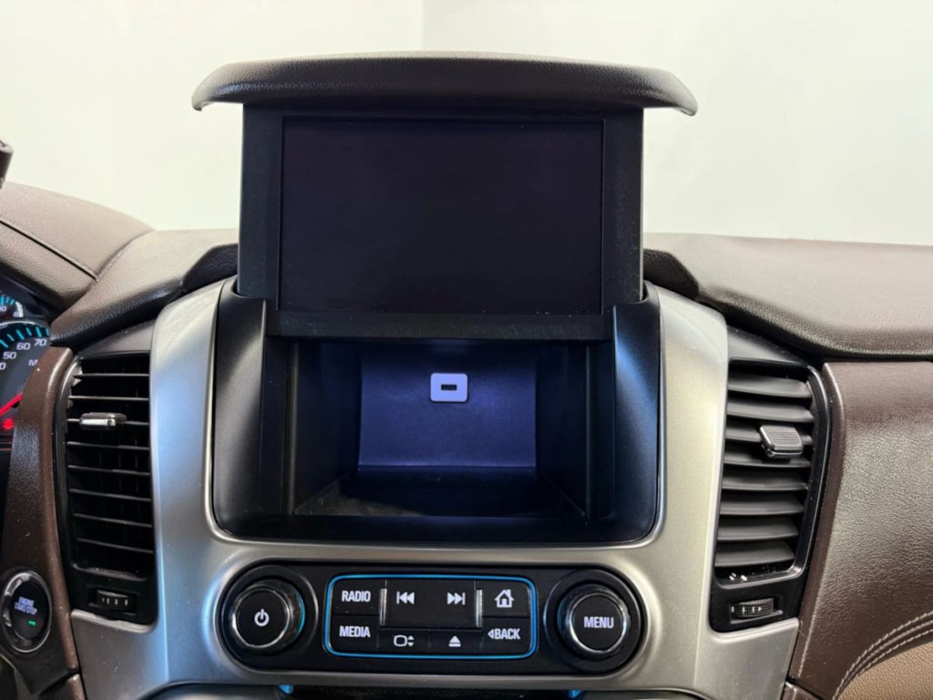 2019 Chevrolet Suburban Image 17