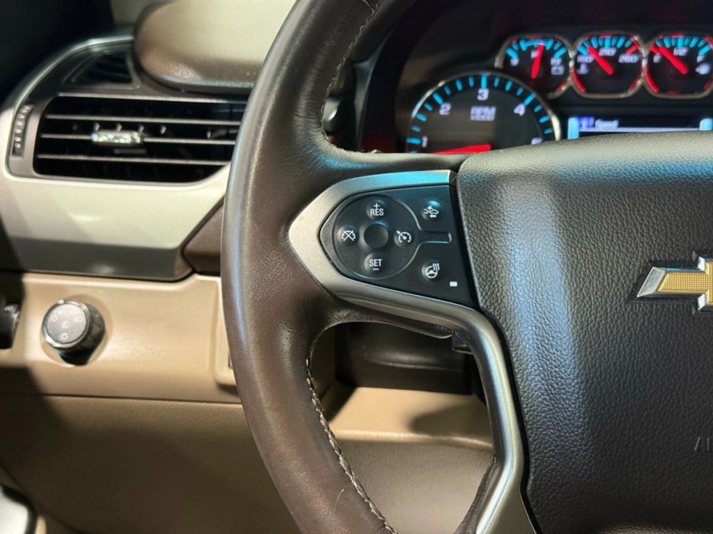 2019 Chevrolet Suburban Image 19
