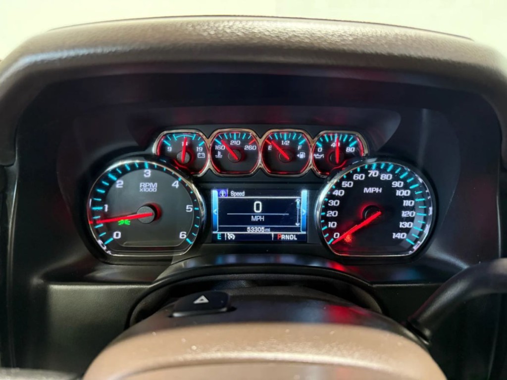2019 Chevrolet Suburban Image 21