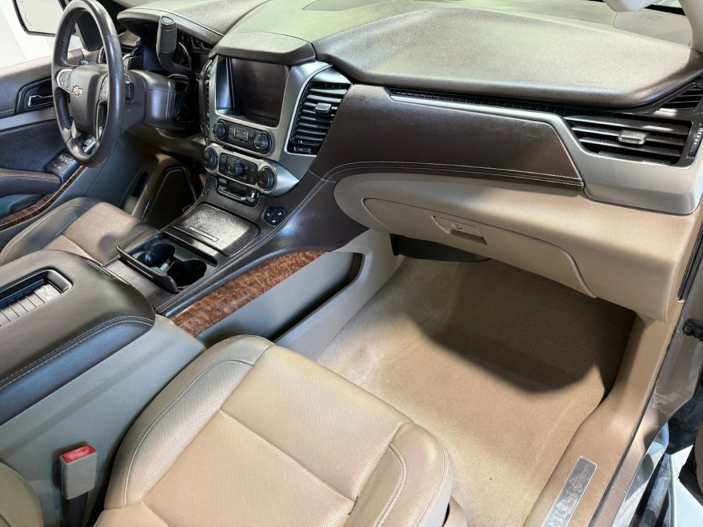 2019 Chevrolet Suburban Image 28