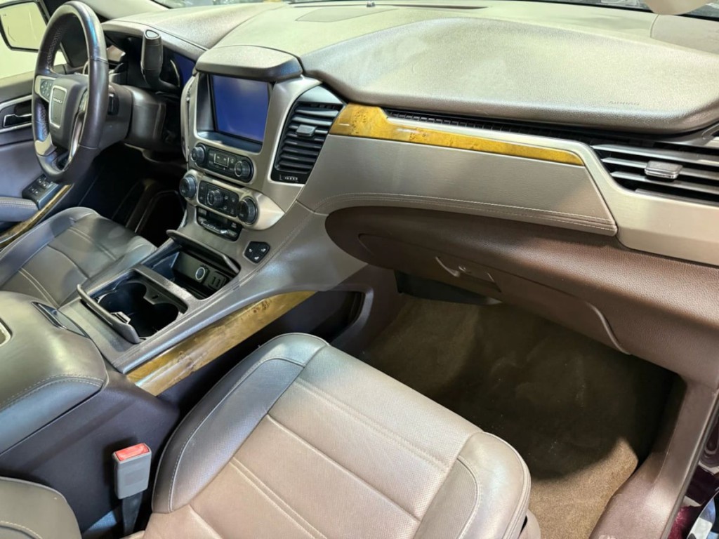 2017 GMC Yukon Image 28
