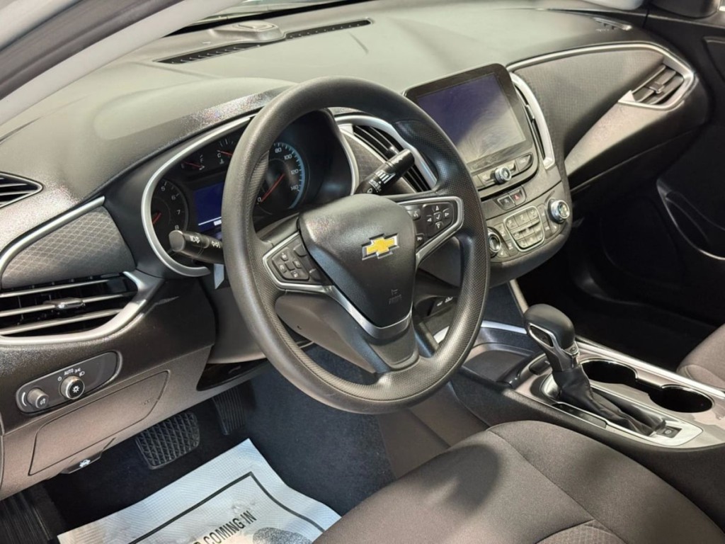 2022 Chevrolet Malibu Image 12