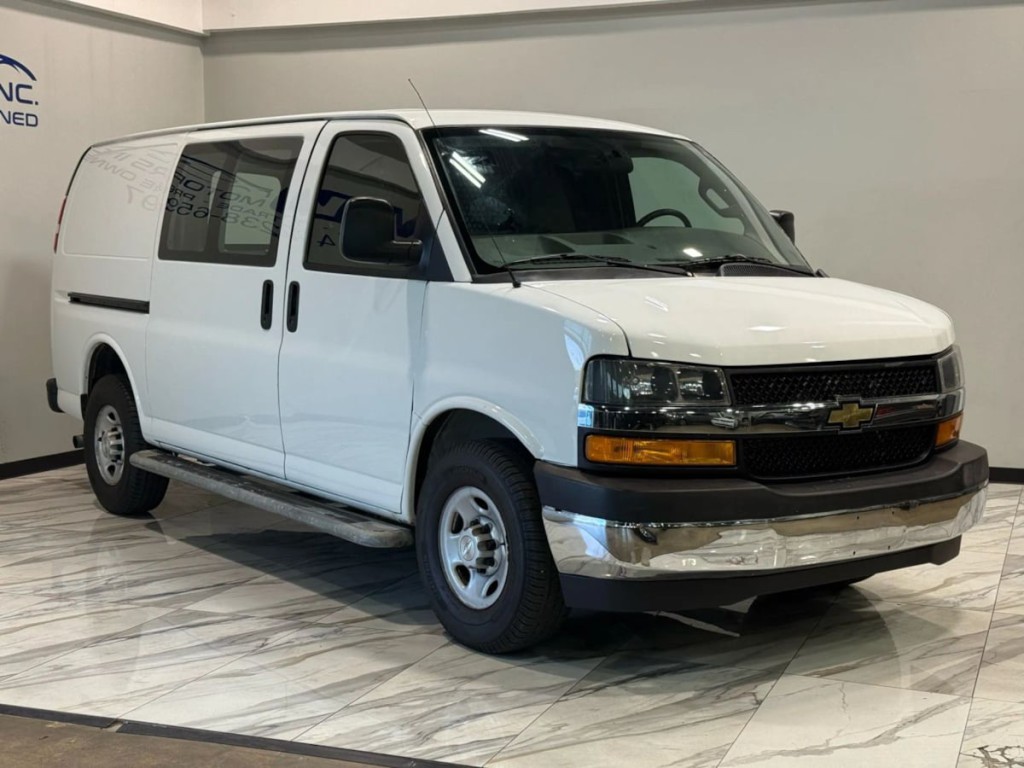2019 Chevrolet Express Image 4