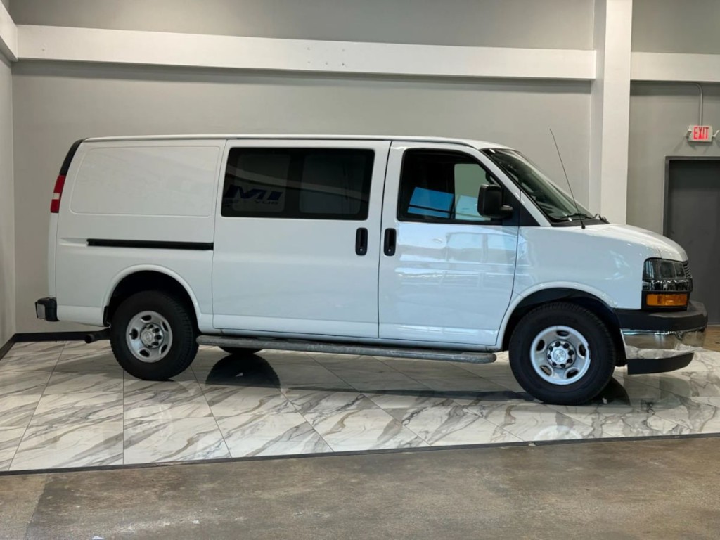 2019 Chevrolet Express Image 5