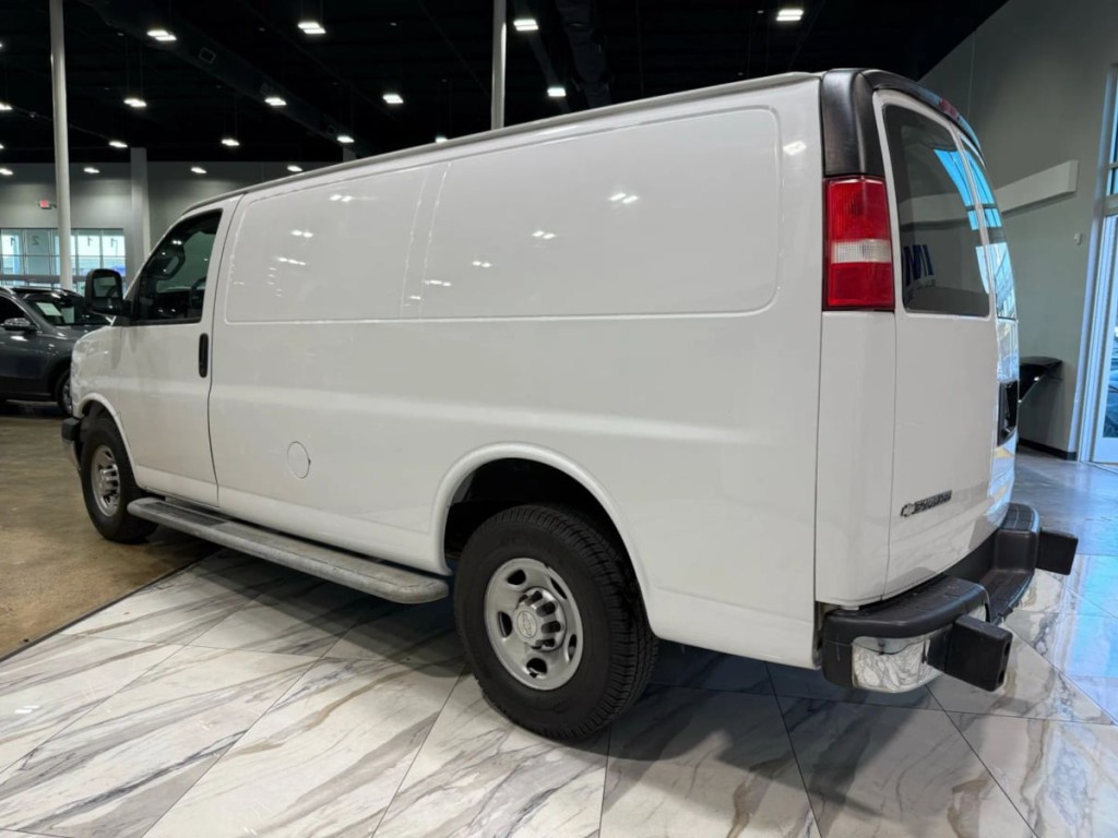 2019 Chevrolet Express Image 8