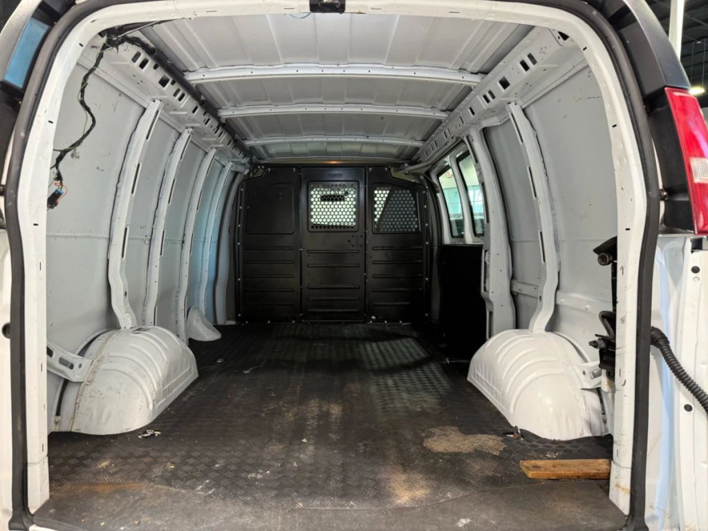 2019 Chevrolet Express Image 10