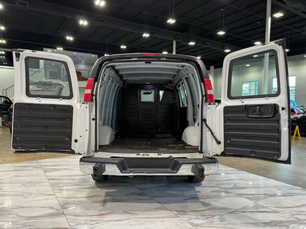2019 Chevrolet Express Image 11