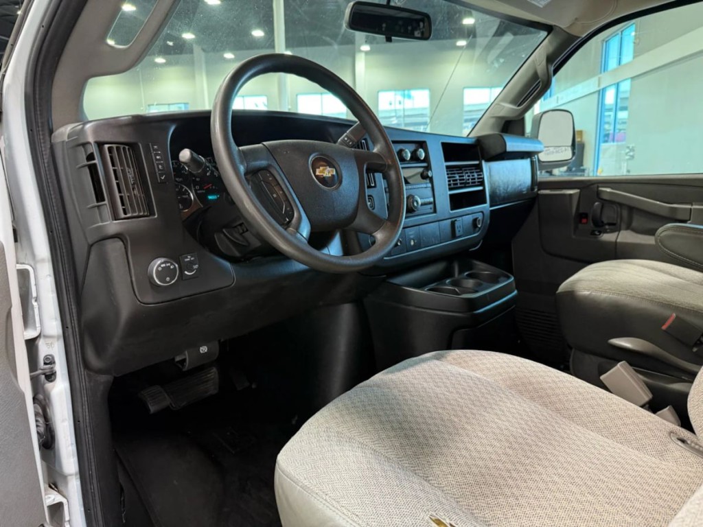 2019 Chevrolet Express Image 13