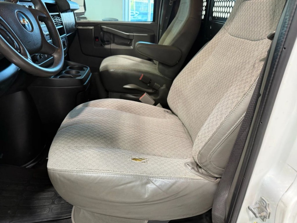 2019 Chevrolet Express Image 14