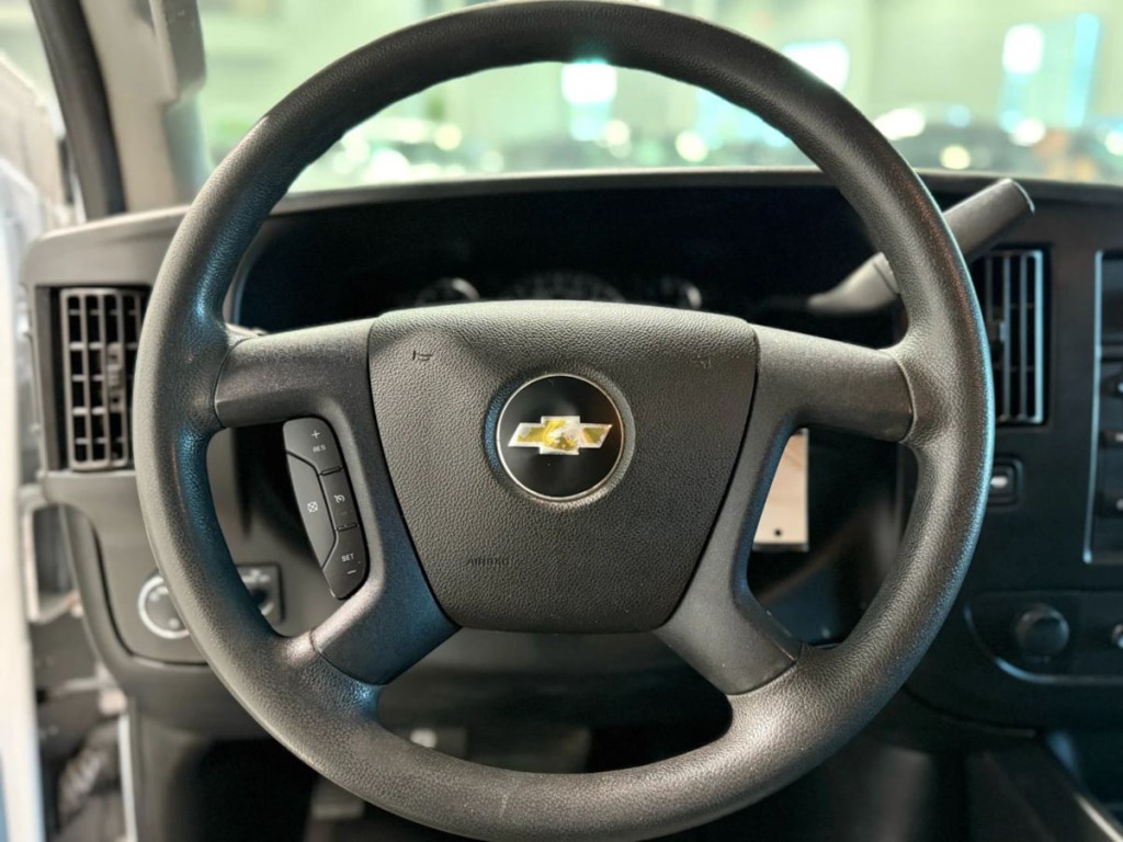 2019 Chevrolet Express Image 16