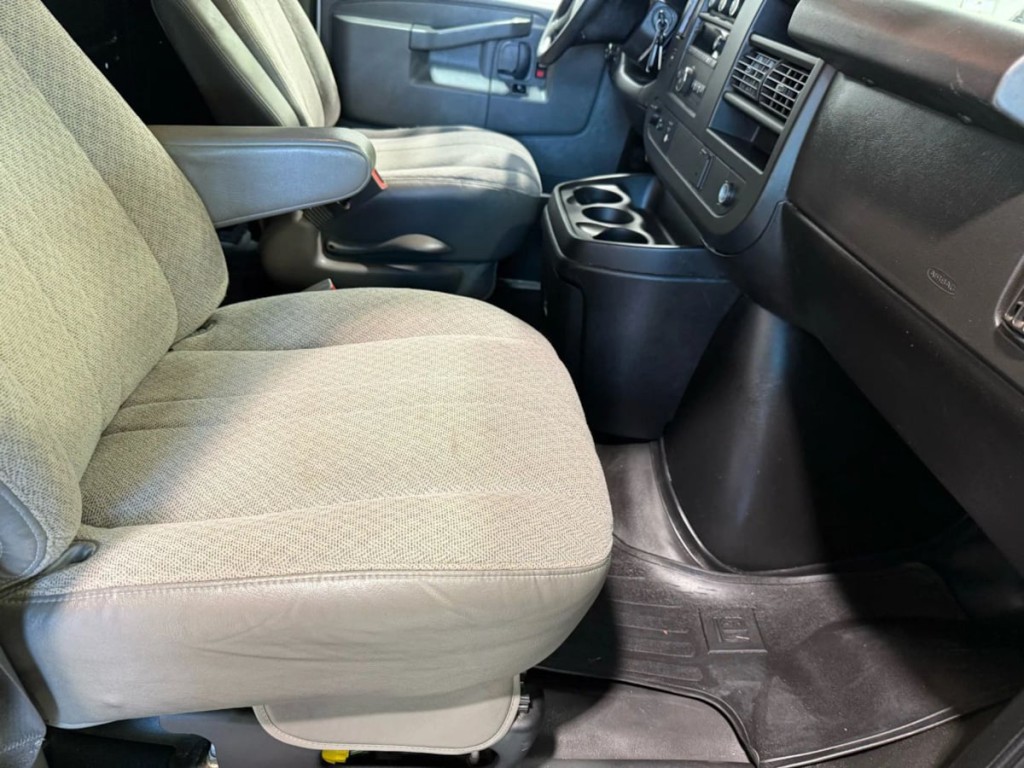 2019 Chevrolet Express Image 23