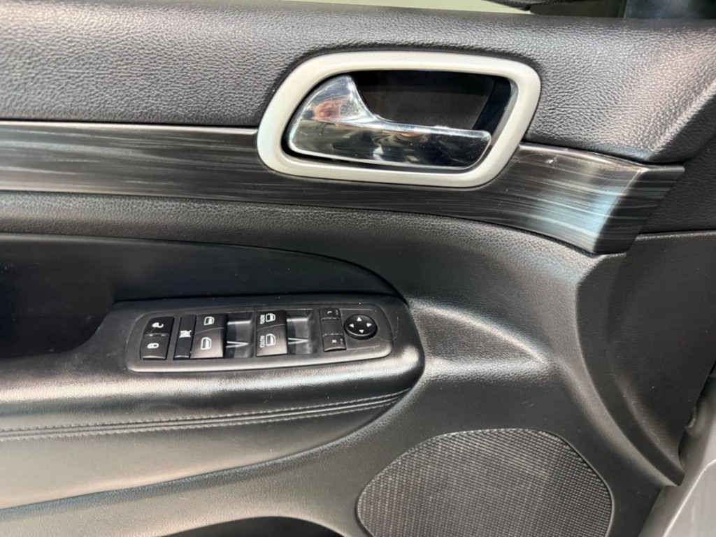 2020 Jeep Grand Cherokee Image 12
