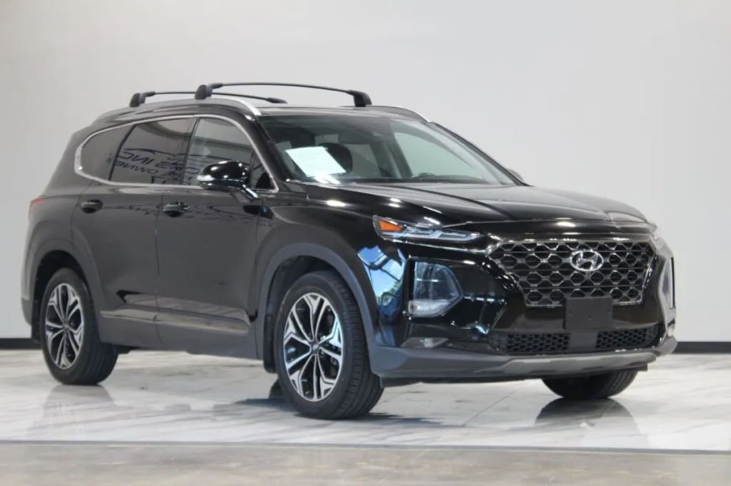 2020 Hyundai Santa Fe Image 3