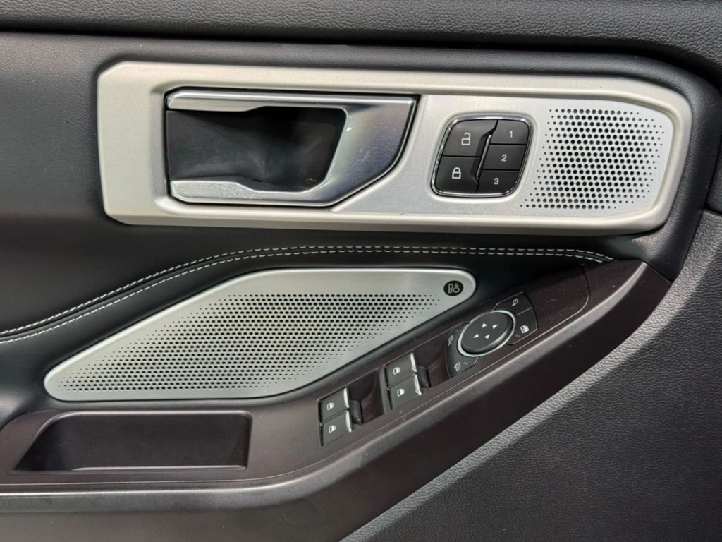2020 Ford Explorer Image 13