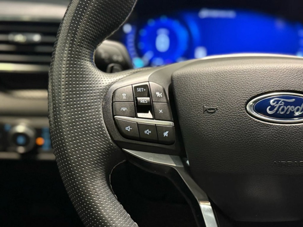 2020 Ford Explorer Image 20