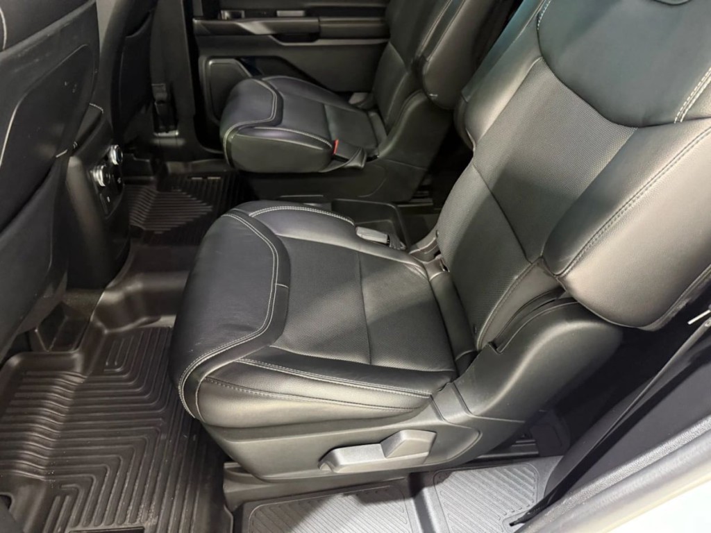 2020 Ford Explorer Image 28