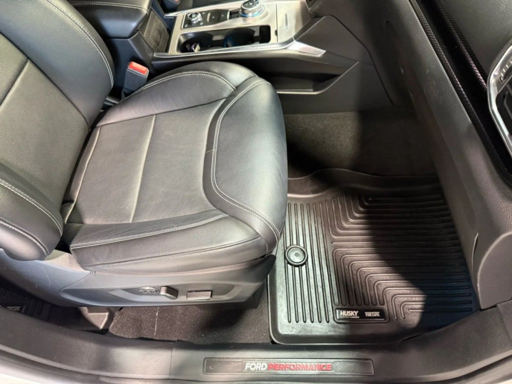 2020 Ford Explorer Image 32