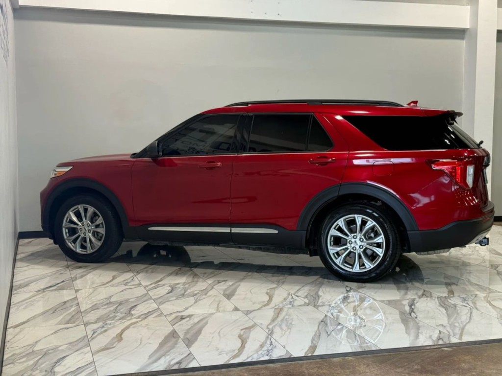 2020 Ford Explorer Image 8